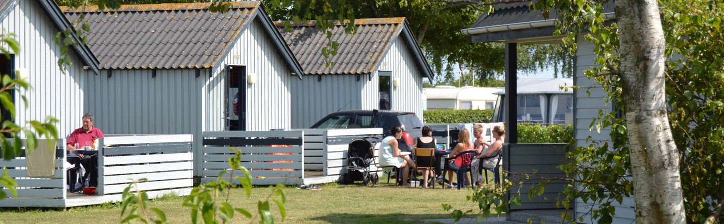 Ferie i Jylland lej en af vores campinghytter eller luksus hytter - Vi skal nok finde en der passer til dit behov her i Midtjylland
